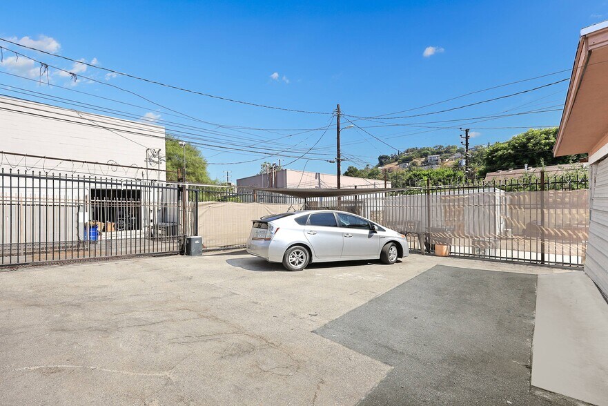 2709 W Avenue 34, Los Angeles, CA à vendre - Photo du bâtiment - Image 3 de 12