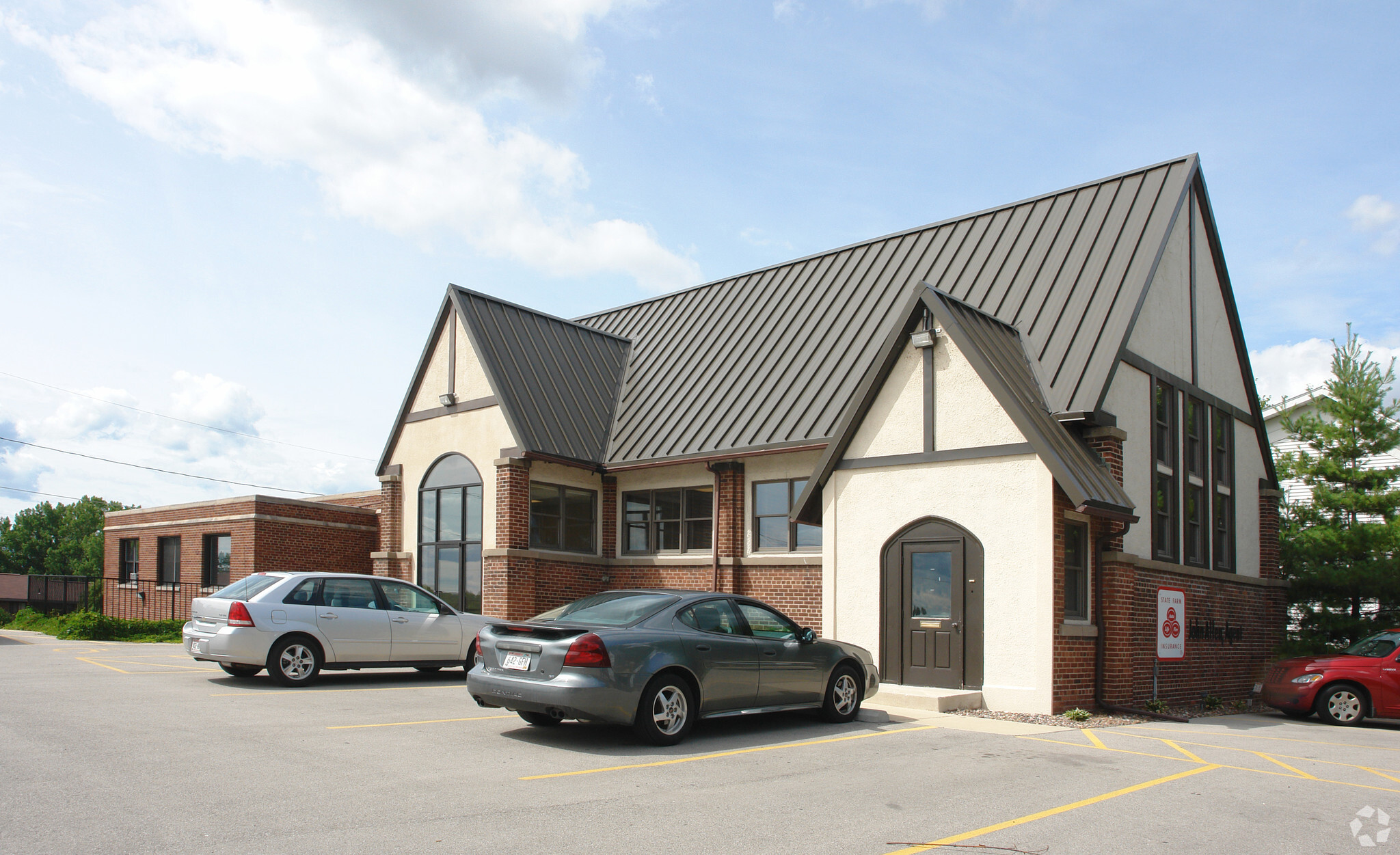 435 N Broadway St, De Pere, WI for lease Primary Photo- Image 1 of 27