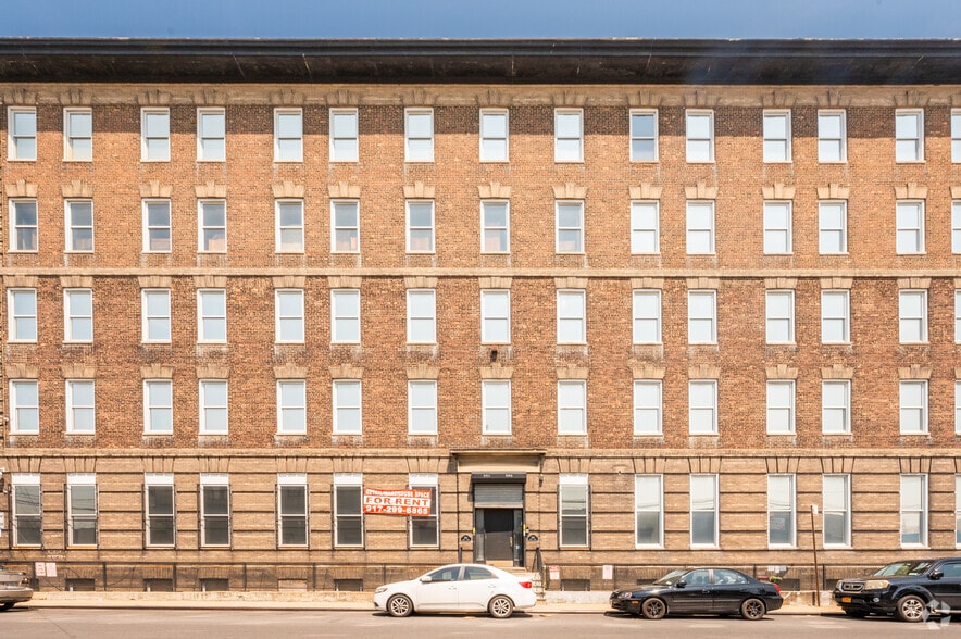 550-560 Barry St, Bronx, NY for lease - Building Photo - Image 3 of 18