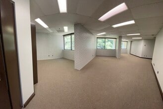 1914 Association Dr, Reston, VA for lease Interior Photo- Image 2 of 10