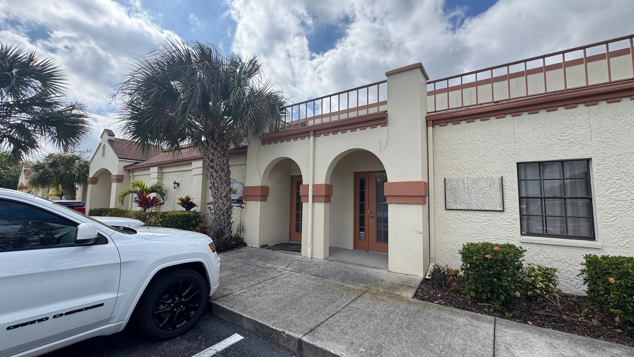 1684 N Belcher Rd, Clearwater, FL à louer Photo du bâtiment- Image 1 de 7
