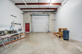 1882 Porter Lake Dr, Sarasota, FL for lease Interior Photo- Image 1 of 1