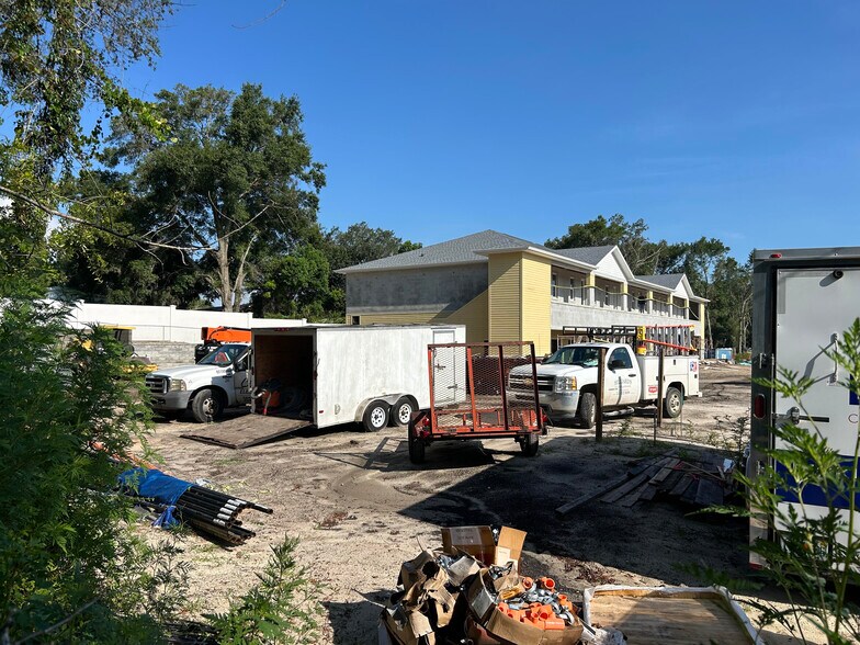 40515 County Road 25, Lady Lake, FL à vendre - Photo du bâtiment - Image 3 de 8