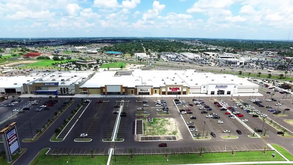 500 N Jackson Rd, Pharr, TX à louer - Vidéo sur l’inscription commerciale - Image 2 de 14