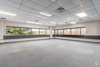 1000 Stewart Ave, Glen Burnie, MD for lease Interior Photo- Image 1 of 4