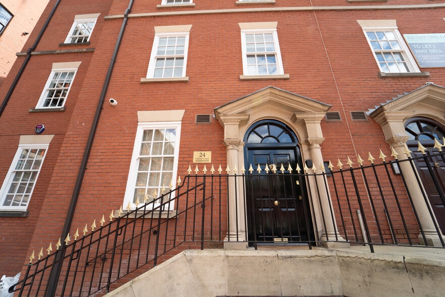 12-24 Oxford Ct, Manchester for lease - Building Photo - Image 3 of 11