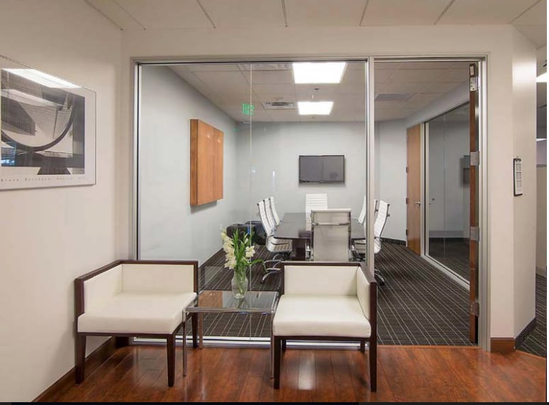 6930 E Chauncey Ln, Phoenix, AZ à louer - Photo intérieure - Image 3 de 8