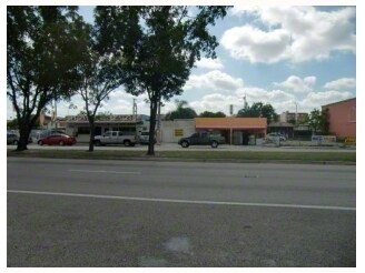 468 E 25th St, Hialeah, FL for sale - Building Photo - Image 2 of 5
