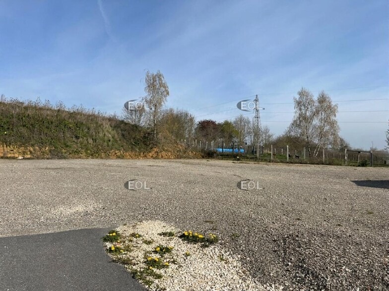 Land in Berthecourt for sale - Building Photo - Image 2 of 3