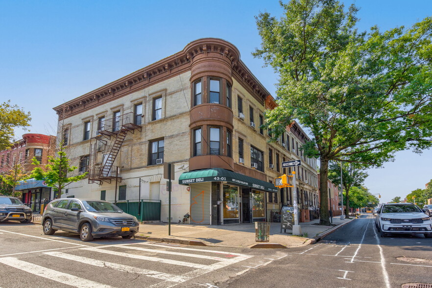 4301 4th Ave, Brooklyn, NY à vendre - Photo principale - Image 1 de 1