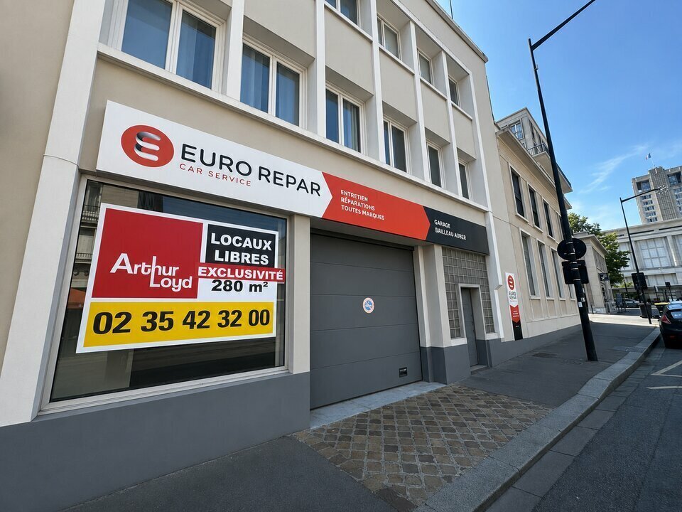 Retail in Le Havre for lease Building Photo- Image 1 of 4