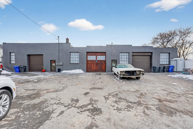 Plus de détails pour 134 Sterry St, Pawtucket, RI - Flex à vendre