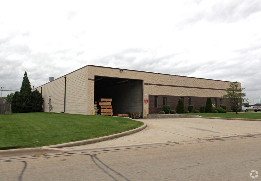 1302 Enterprise Dr, Romeoville, IL for sale - Primary Photo - Image 1 of 1