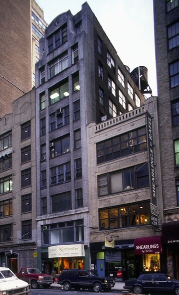 210 W 29th St, New York, NY for lease - Building Photo - Image 2 of 3