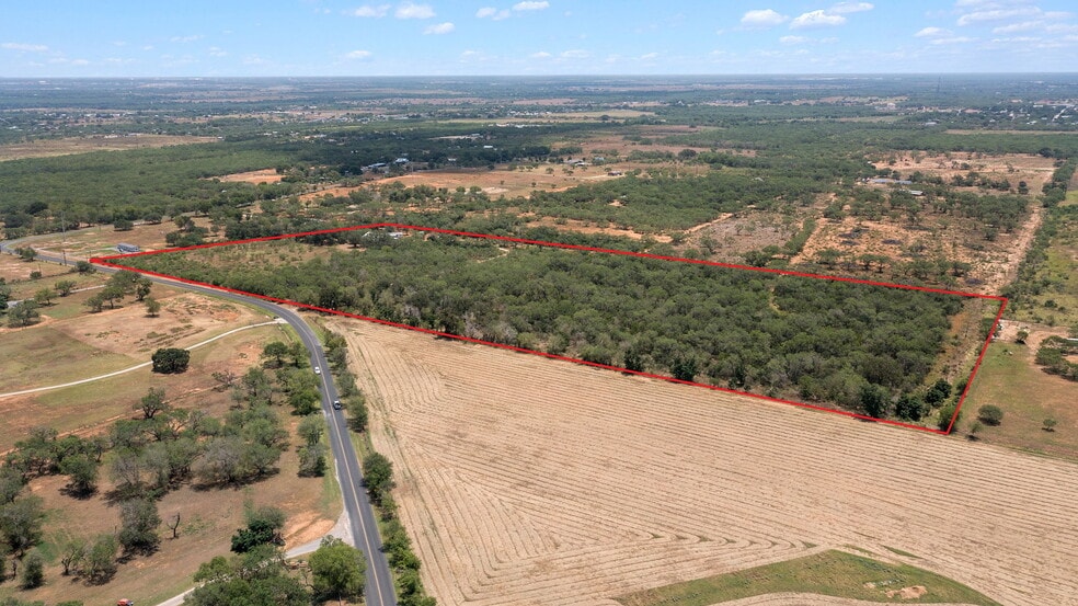 19366 Benton City Rd, Somerset, TX for sale - Building Photo - Image 2 of 29