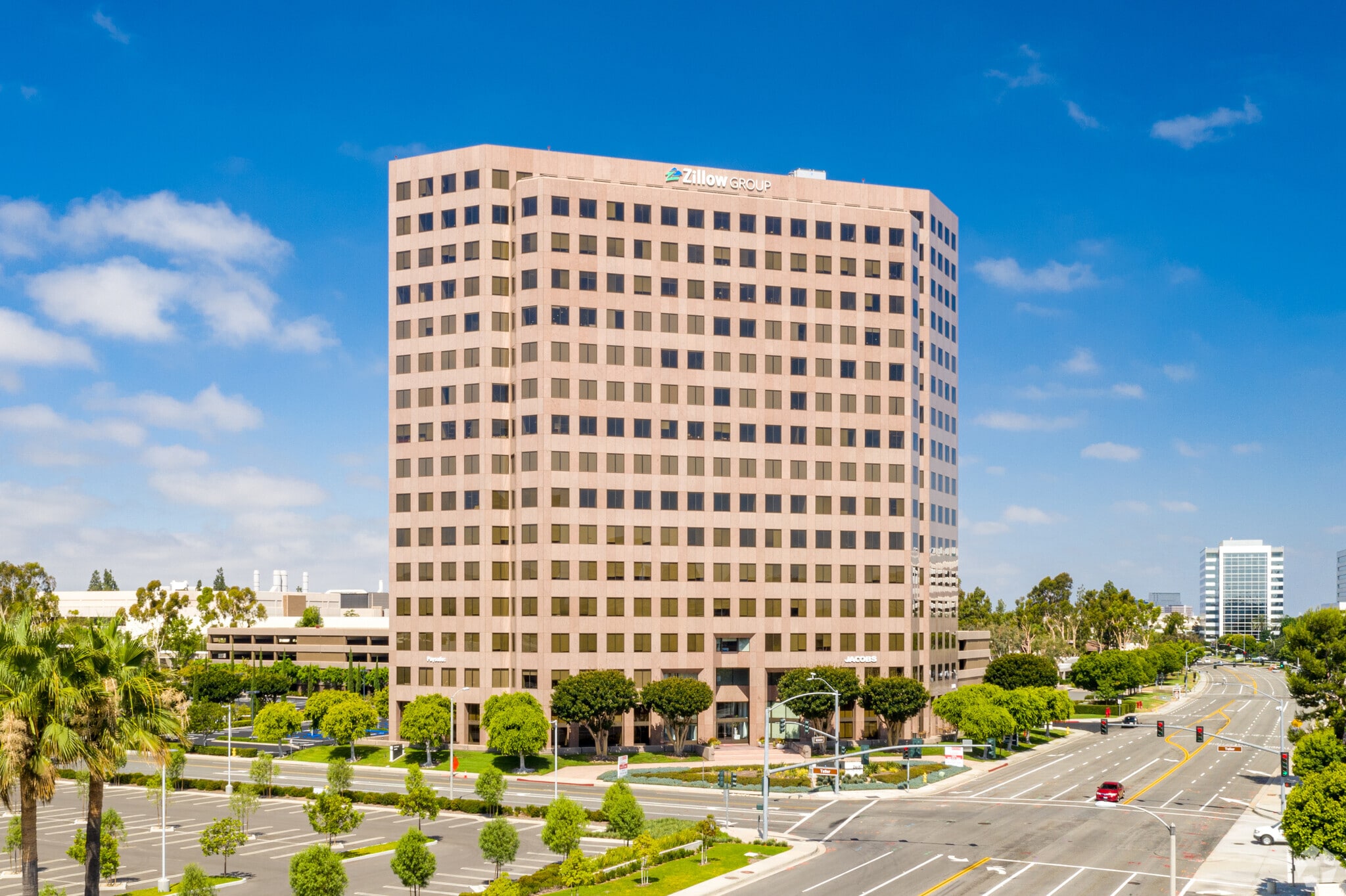 2600 michelson Dr, Irvine, CA à louer Photo du bâtiment- Image 1 de 11