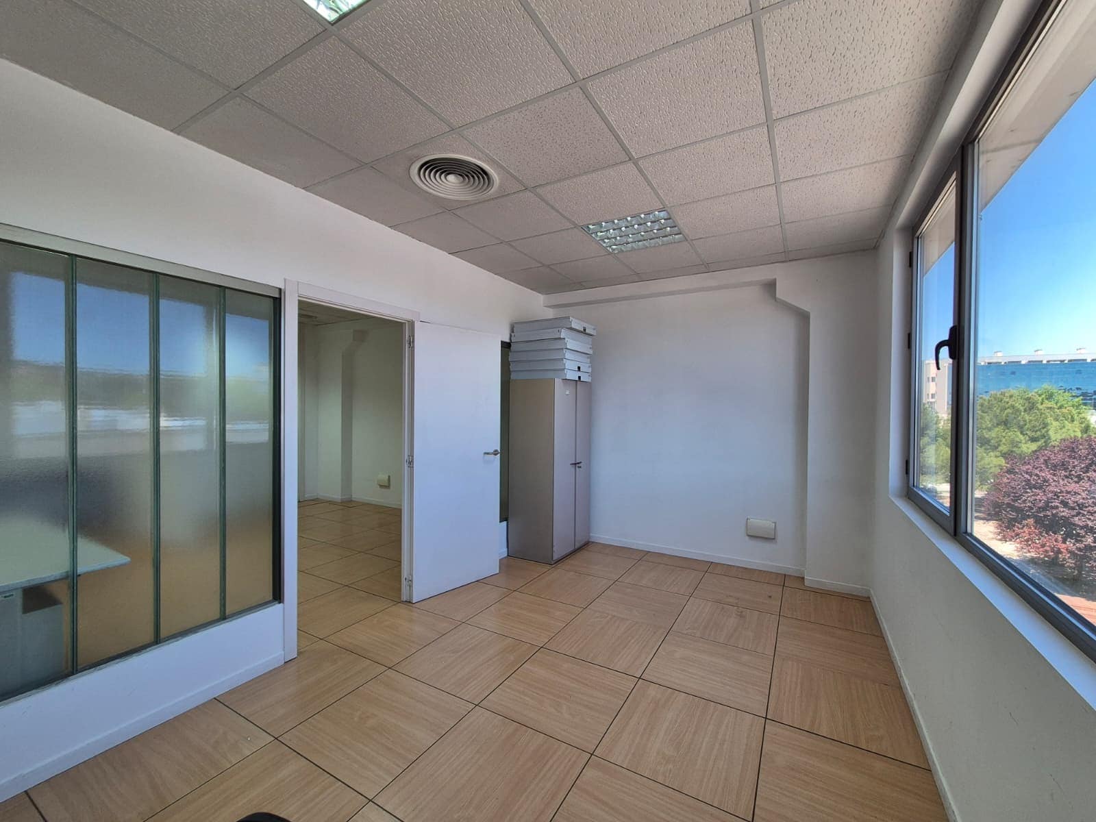 Calle de Mariano Barbacid, 5, Rivas-Vaciamadrid, Madrid for lease Interior Photo- Image 1 of 8