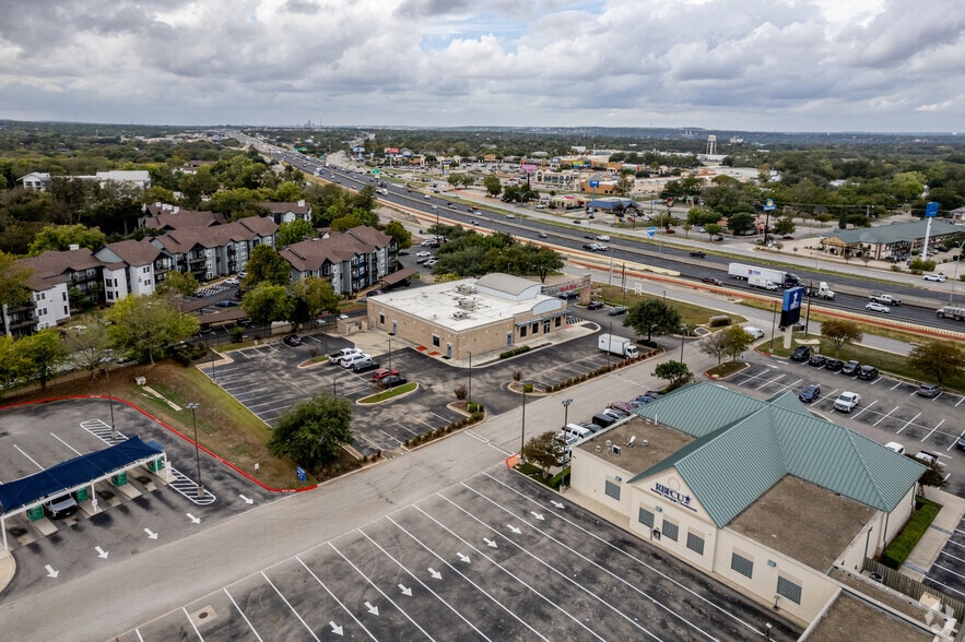 958 N Interstate 35, New Braunfels, TX for lease - Aerial - Image 2 of 7