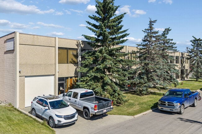 More details for 4904-4910 75 Av NW, Edmonton, AB - Flex for Lease