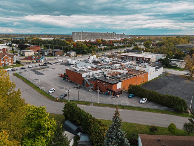 Plus de détails pour 770 Rue Claude, Saint-jean-sur-richelieu, QC - Industriel à vendre
