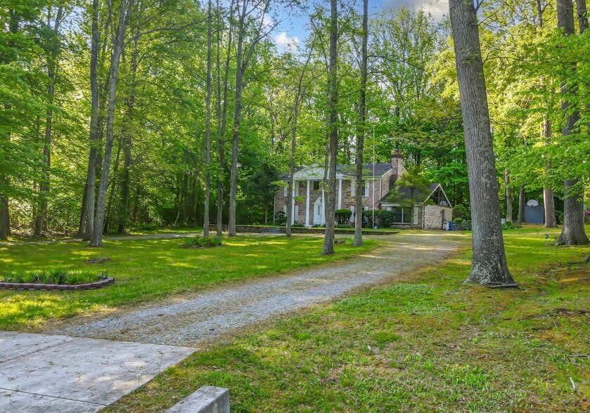 13314 Forest Dr, Bowie, MD for sale - Building Photo - Image 2 of 11