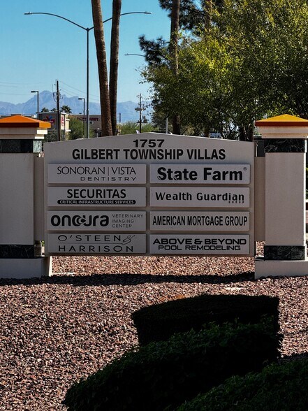 1757 E Baseline Rd, Gilbert, AZ à louer - Photo du bâtiment - Image 3 de 19