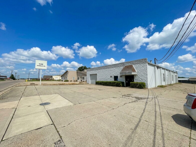 130 Donald Dr, Fairfield, OH à louer - Photo du bâtiment - Image 3 de 10