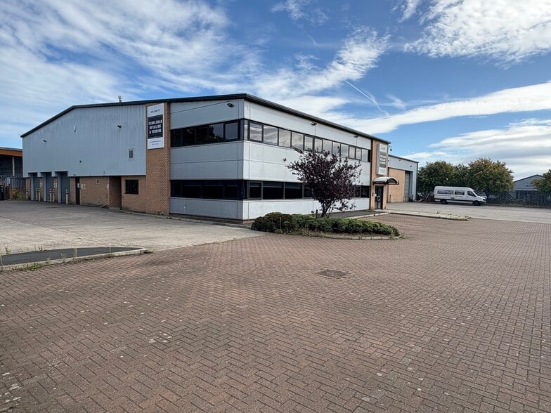 Earlsway, Gateshead for lease - Building Photo - Image 1 of 15