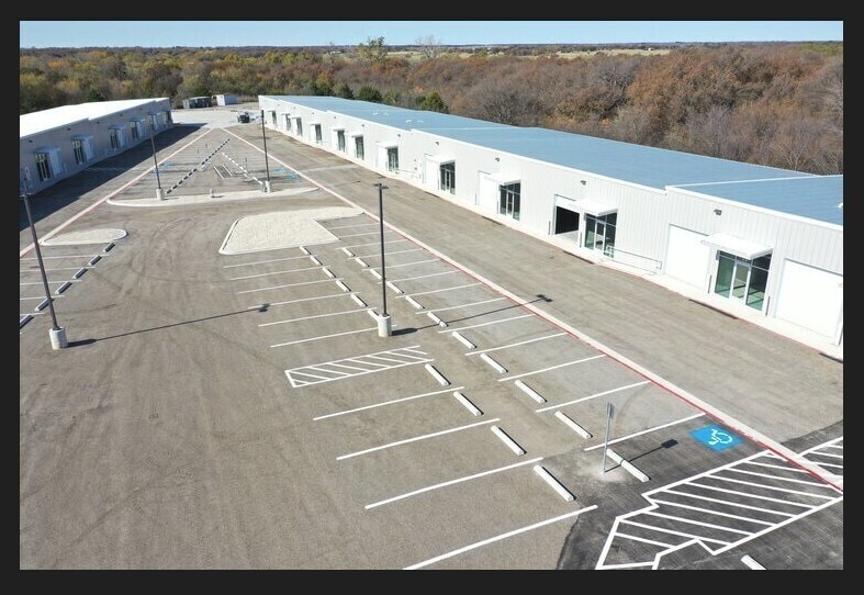 1518 Navo Rd, Aubrey, TX for lease Building Photo- Image 1 of 9