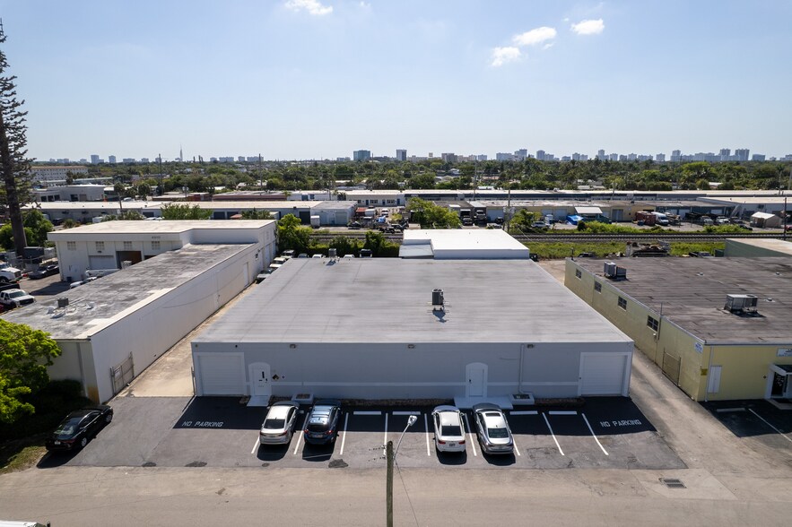 4900 NE 11th Ave, Fort Lauderdale, FL à vendre - Photo du bâtiment - Image 1 de 13