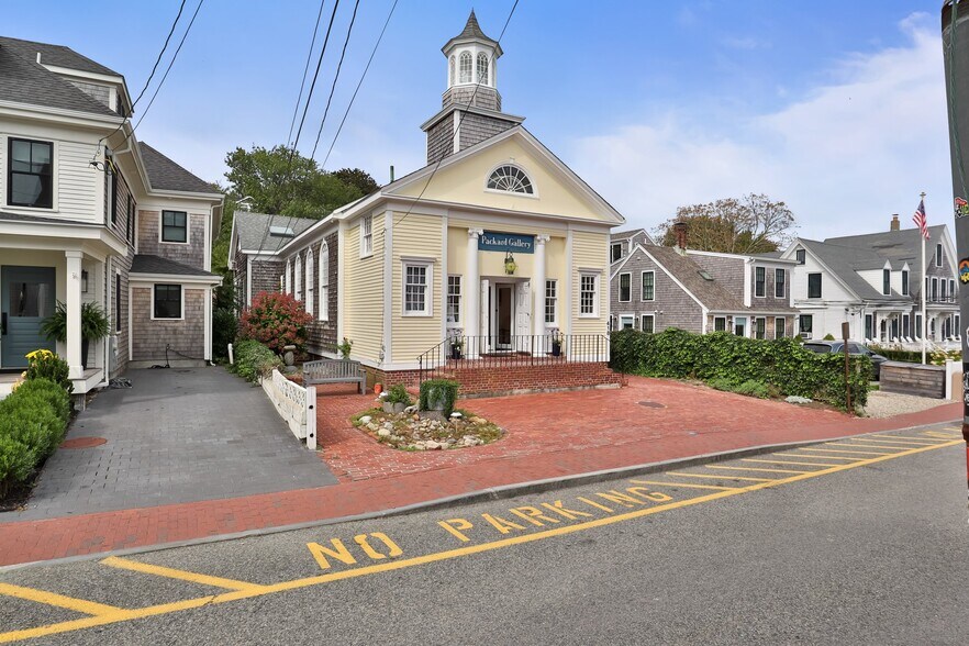 418 Commercial St, Provincetown, MA à vendre - Photo du bâtiment - Image 1 de 41
