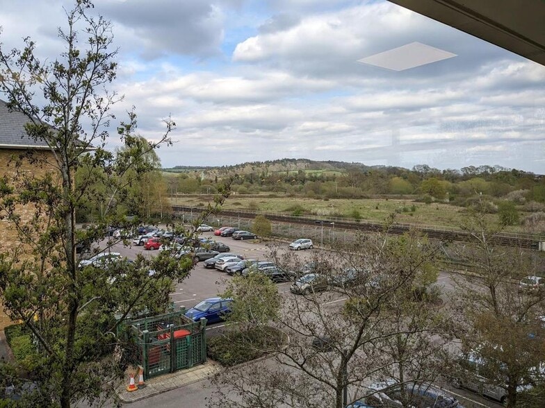 Old Portsmouth Rd, Guildford for lease - Building Photo - Image 3 of 4