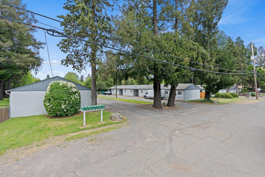 530 - 570 Talmage Rd, Ukiah, CA for sale - Primary Photo - Image 1 of 22