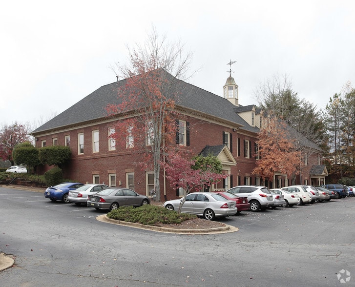 8735 Dunwoody Pl, Atlanta, GA for lease - Primary Photo - Image 1 of 11