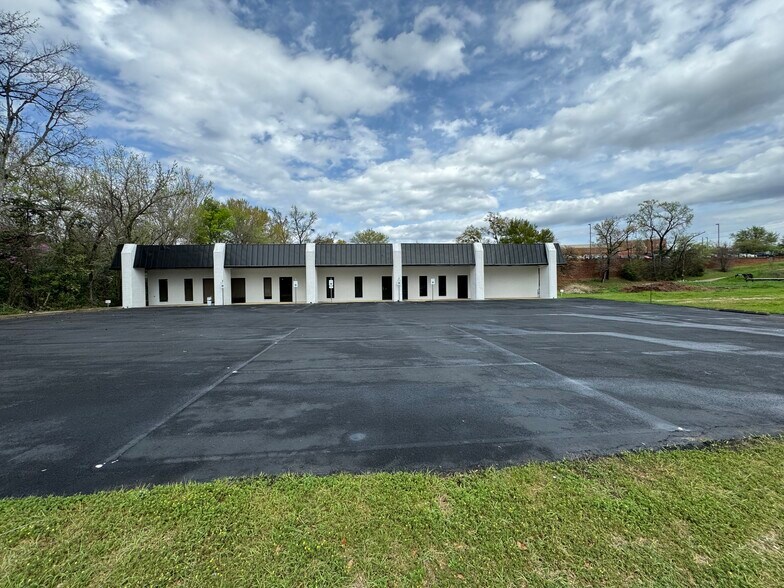 906 E Front St, Tyler, TX à vendre - Photo du bâtiment - Image 1 de 7
