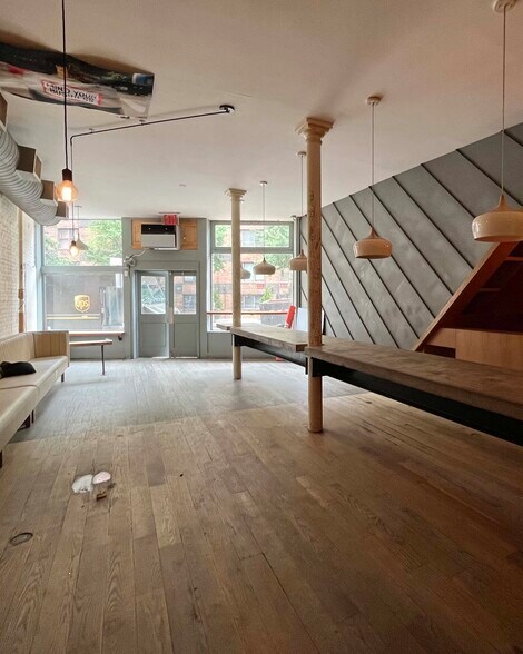 306 W 13th St, New York, NY for lease - Building Photo - Image 2 of 4