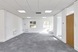 Mill Ct, Great Shelford for lease Interior Photo- Image 2 of 3