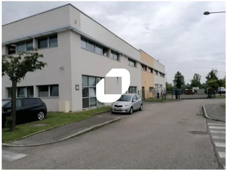 Flex in Saint-Priest for lease - Building Photo - Image 1 of 30