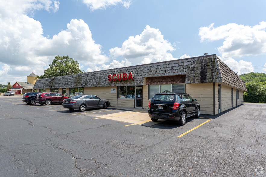 2410 Milwaukee St, Delafield, WI for sale - Primary Photo - Image 1 of 1