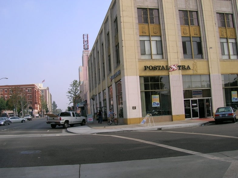 300-330 S Thomas St, Pomona, CA for lease - Building Photo - Image 2 of 8
