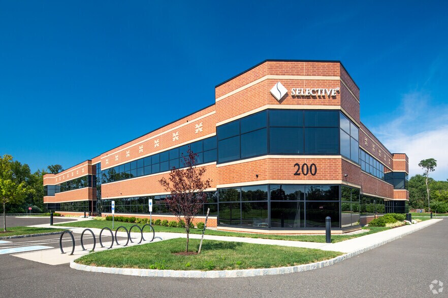 200 Clocktower Dr, Hamilton, NJ à louer - Photo du bâtiment - Image 2 de 7