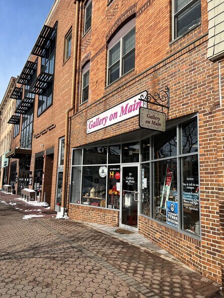 28-32 W Main St, Somerville, NJ à louer - Photo du bâtiment - Image 2 de 3