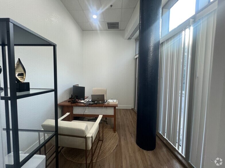 375-3 S 12th St, Tampa, FL 33602 - Unité 3 - - Photo intérieure - Image 2 of 9