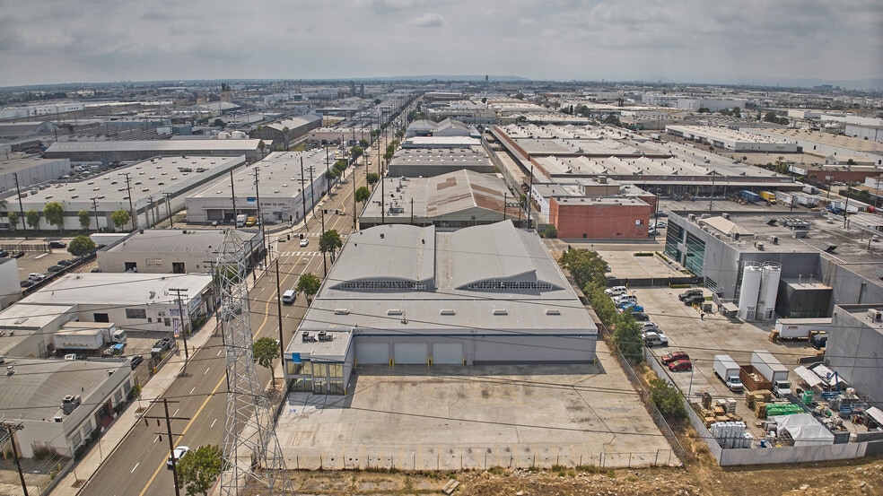 3301 Leonis Blvd, Vernon, CA for lease - Building Photo - Image 2 of 7