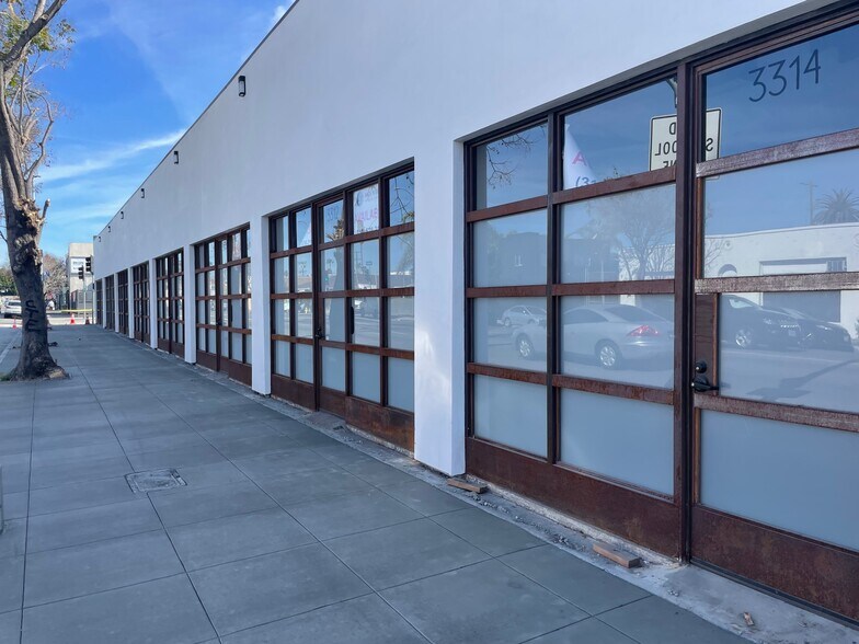 3300-3314 W Jefferson Blvd, Los Angeles, CA à louer - Photo du bâtiment - Image 2 de 6