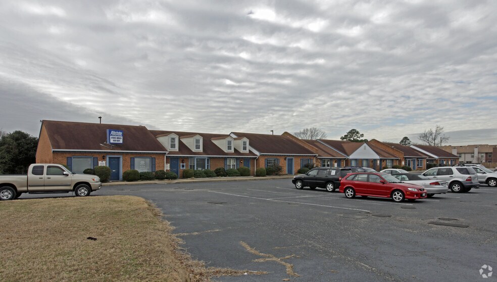 4867 Baxter Rd, Virginia Beach, VA à louer - Photo du bâtiment - Image 2 de 7