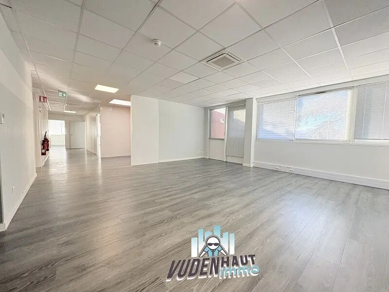 Office in Toulouse for lease Building Photo- Image 1 of 10