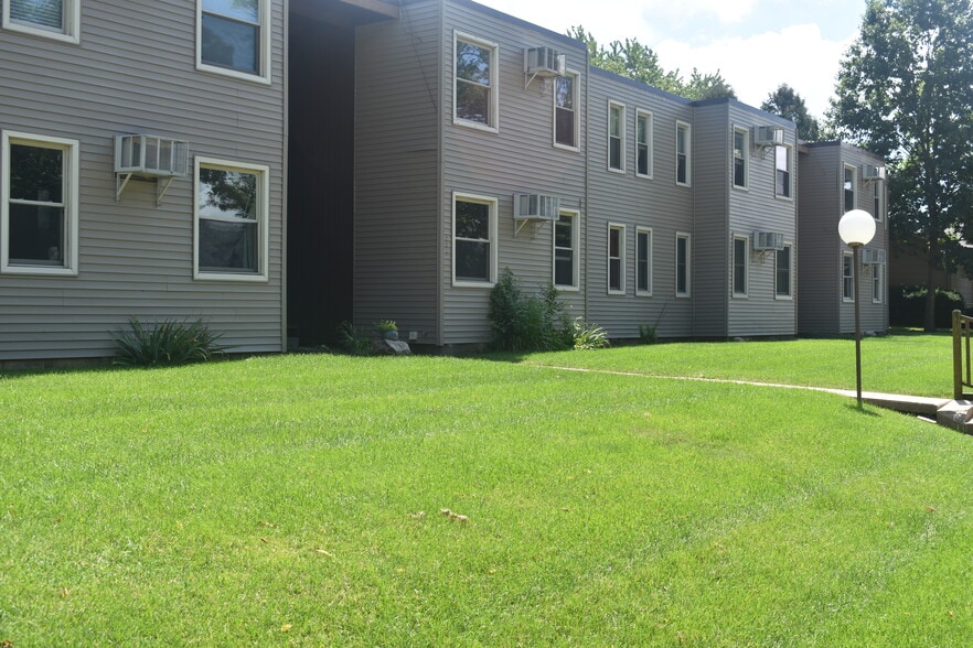 405 N Davis St, Anamosa, IA à vendre - Photo du bâtiment - Image 2 de 15