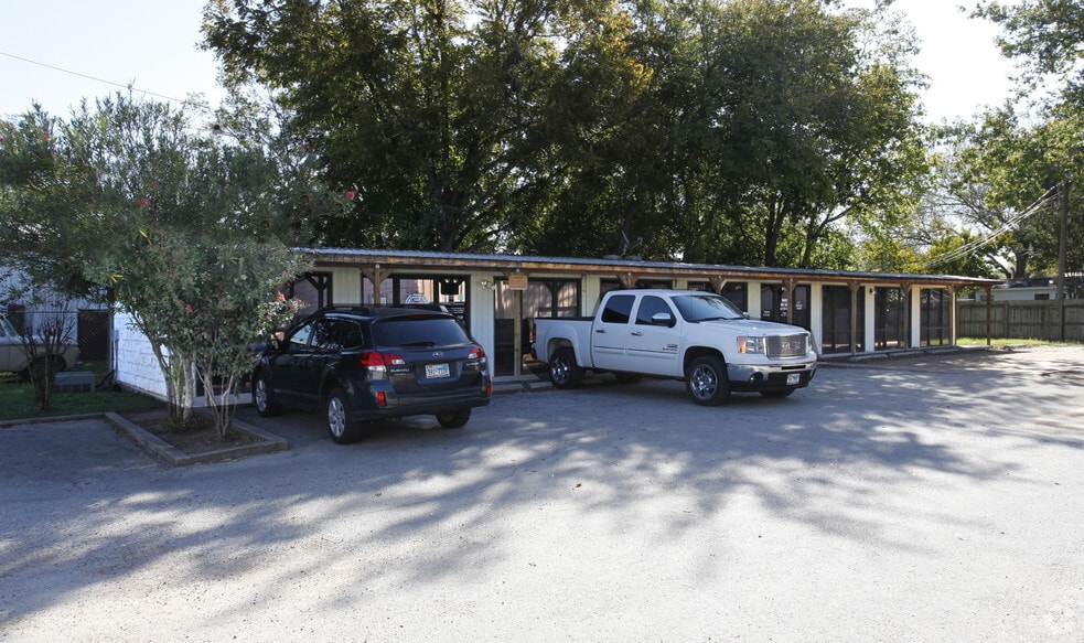 117 W Loop 150, Bastrop, TX for sale - Building Photo - Image 2 of 3