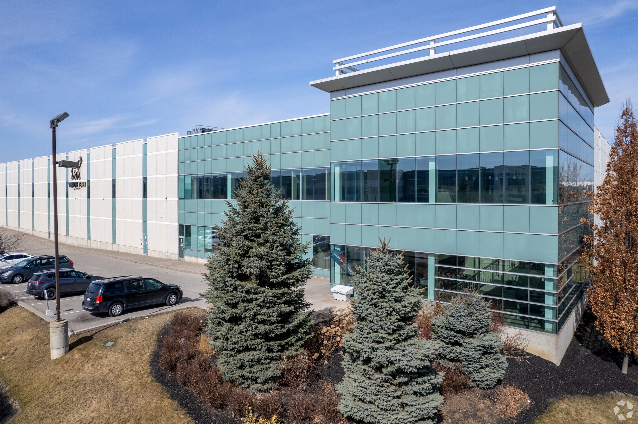 600 Zenway Blvd, Woodbridge, ON à vendre Photo principale- Image 1 de 1